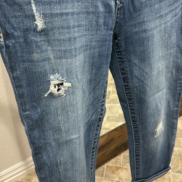 Kit from the Kloth Lightly distressed blue jeans - Picture 2 of 6